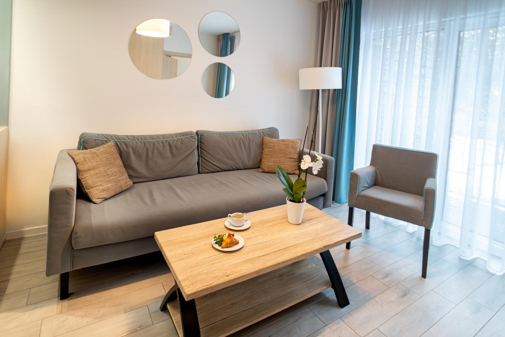 Hotel Osrodek Szkoleniowo-Wypoczynkowy "Lesnik" Ustka Esterno foto
