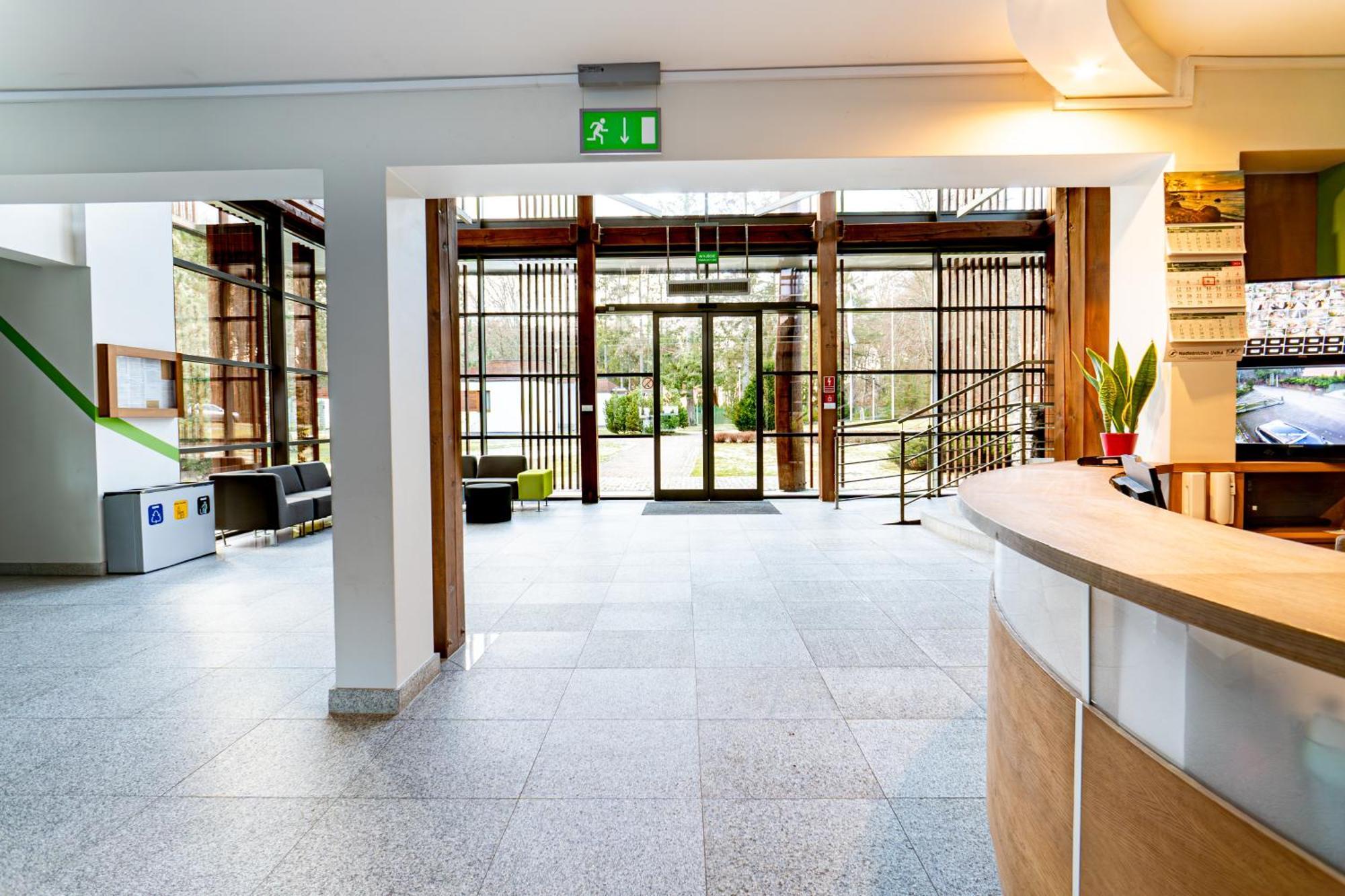 Hotel Osrodek Szkoleniowo-Wypoczynkowy "Lesnik" Ustka Esterno foto