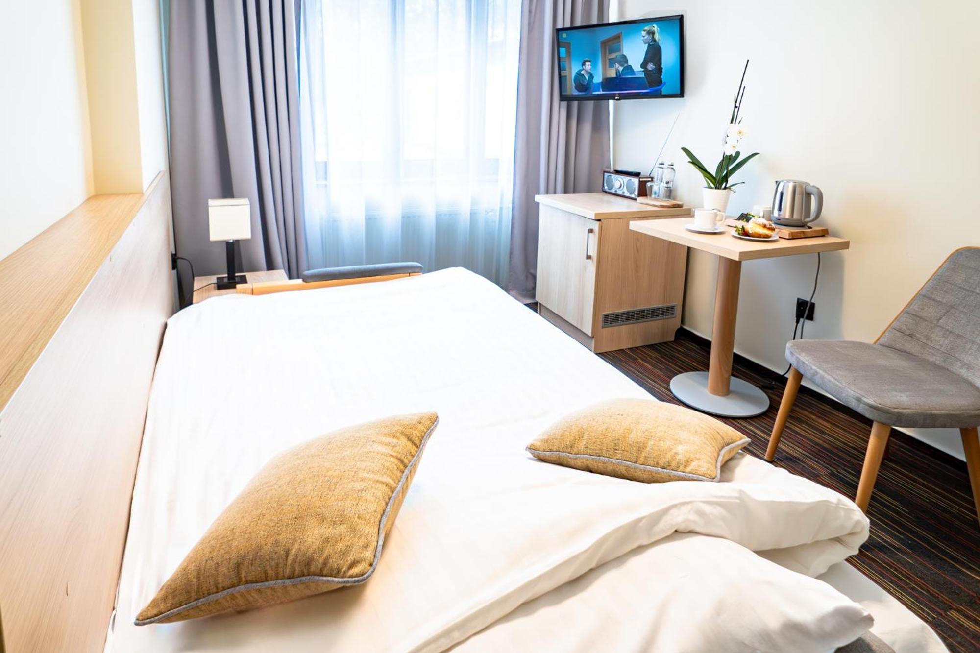 Hotel Osrodek Szkoleniowo-Wypoczynkowy "Lesnik" Ustka Esterno foto