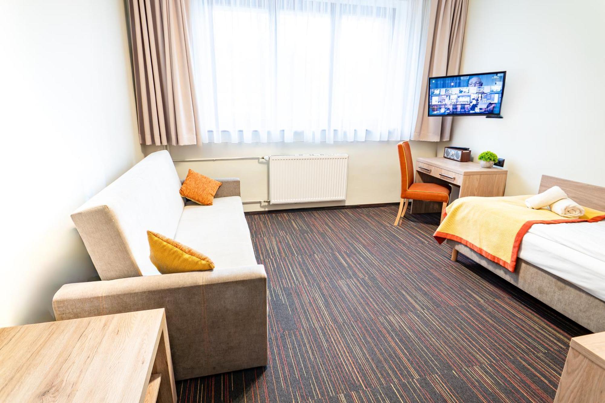 Hotel Osrodek Szkoleniowo-Wypoczynkowy "Lesnik" Ustka Esterno foto
