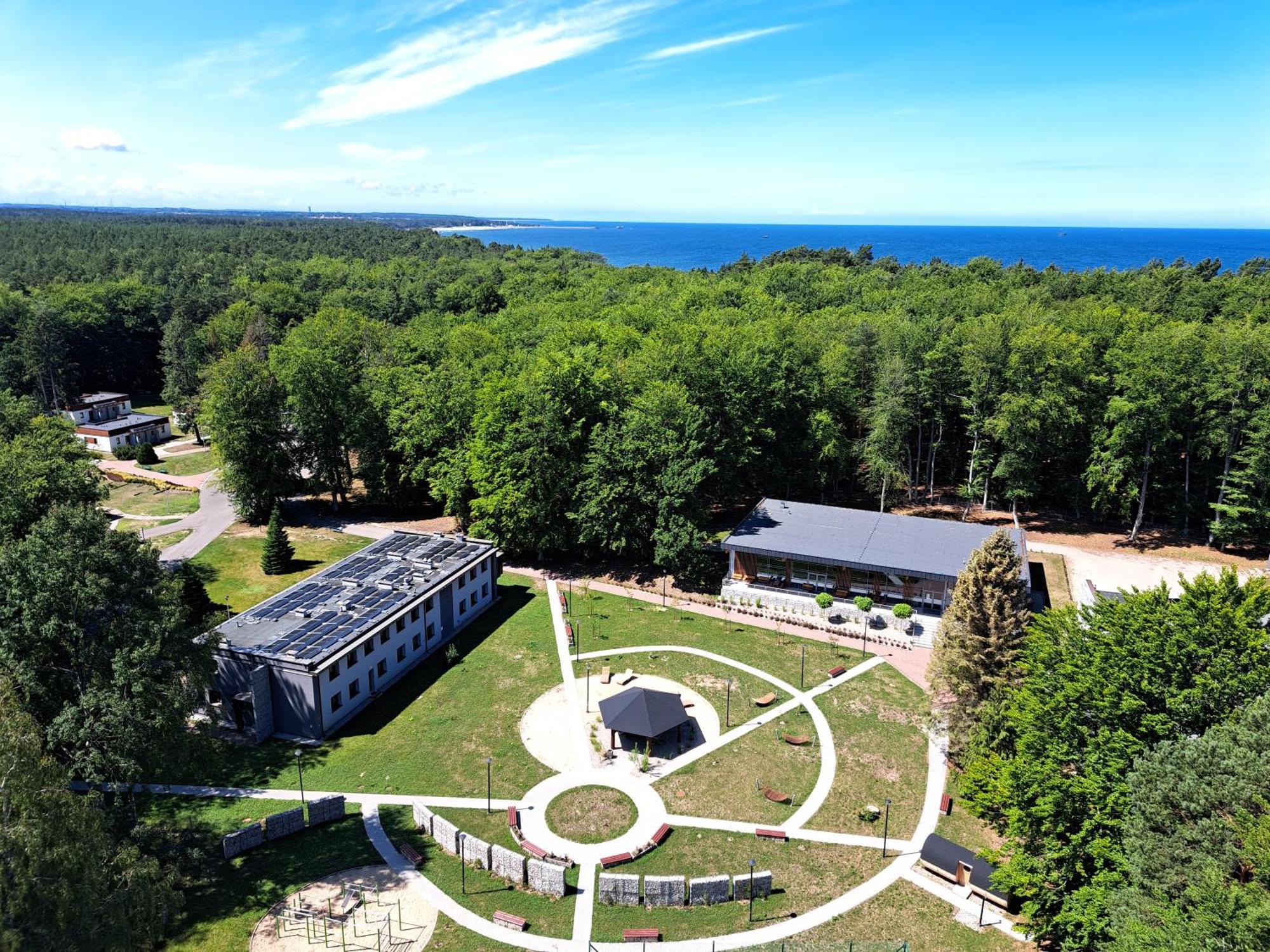 Hotel Osrodek Szkoleniowo-Wypoczynkowy "Lesnik" Ustka Esterno foto